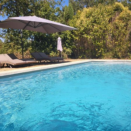 Le Cabanon Bed & Breakfast เมแเนร์บส์ ภายนอก รูปภาพ